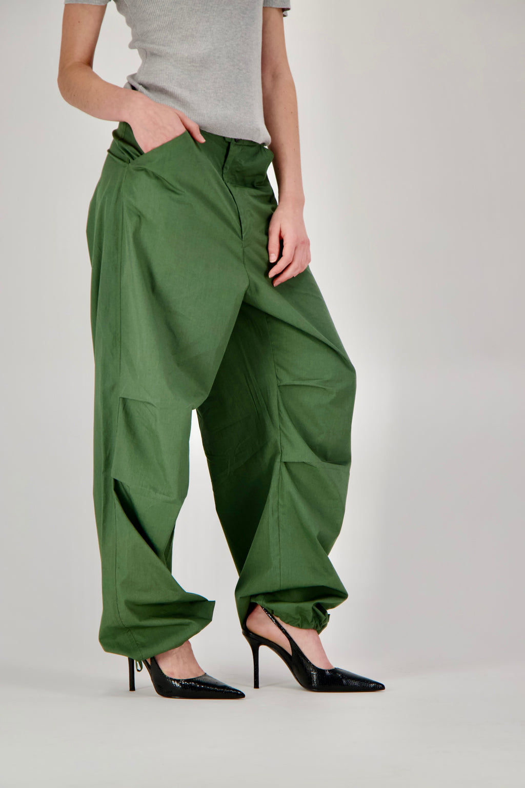 THE PARACHUTE PANT