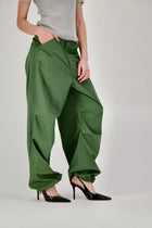 THE PARACHUTE PANT