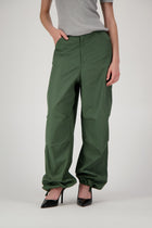 THE PARACHUTE PANT