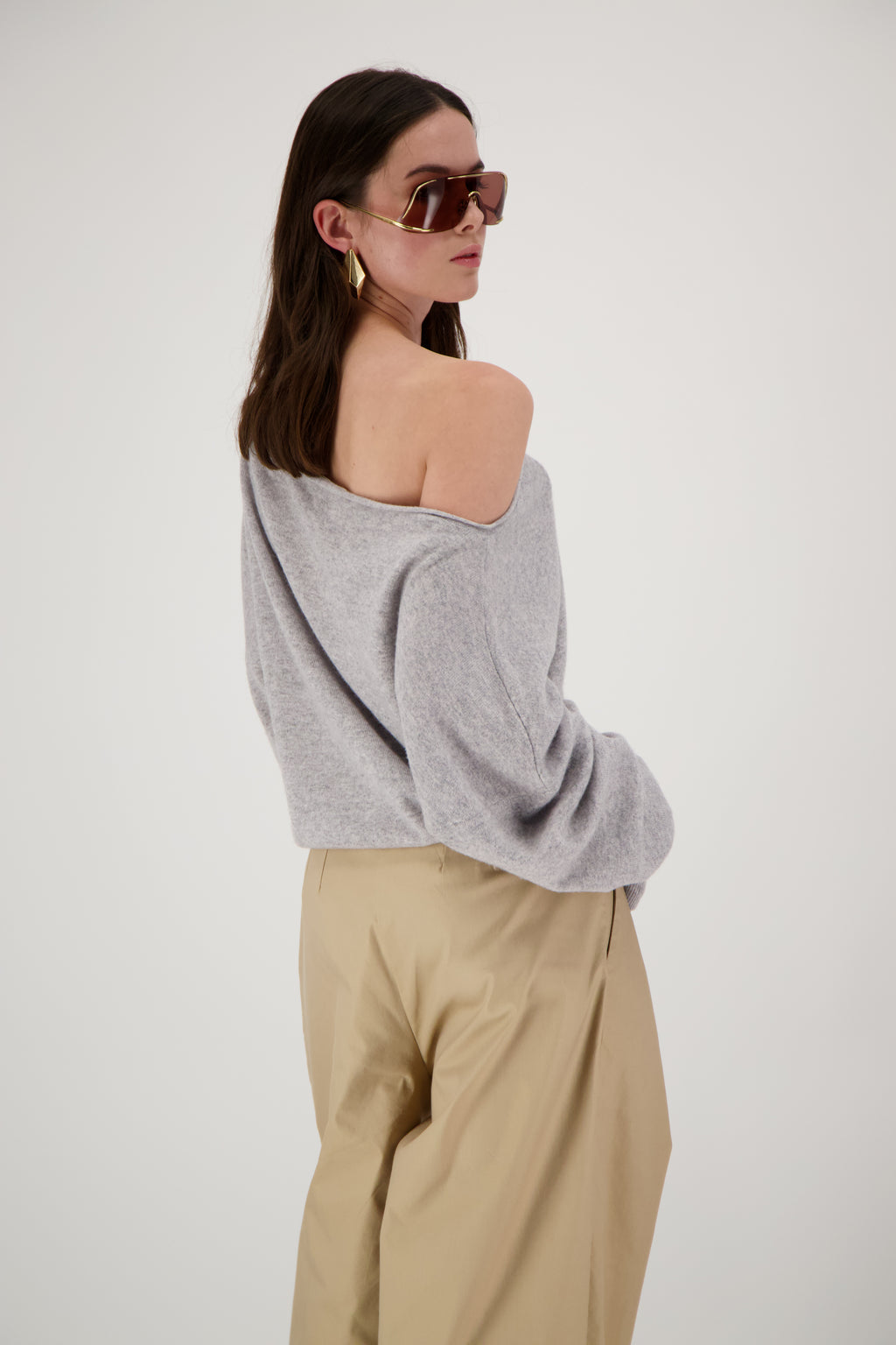 THE ERIKA OFF-SHOULDER CASHMERE
